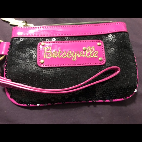NWOT Betsey Johnson Betseyville Wristlet Black Sequins Pink Accents On The Go - Picture 3 of 9